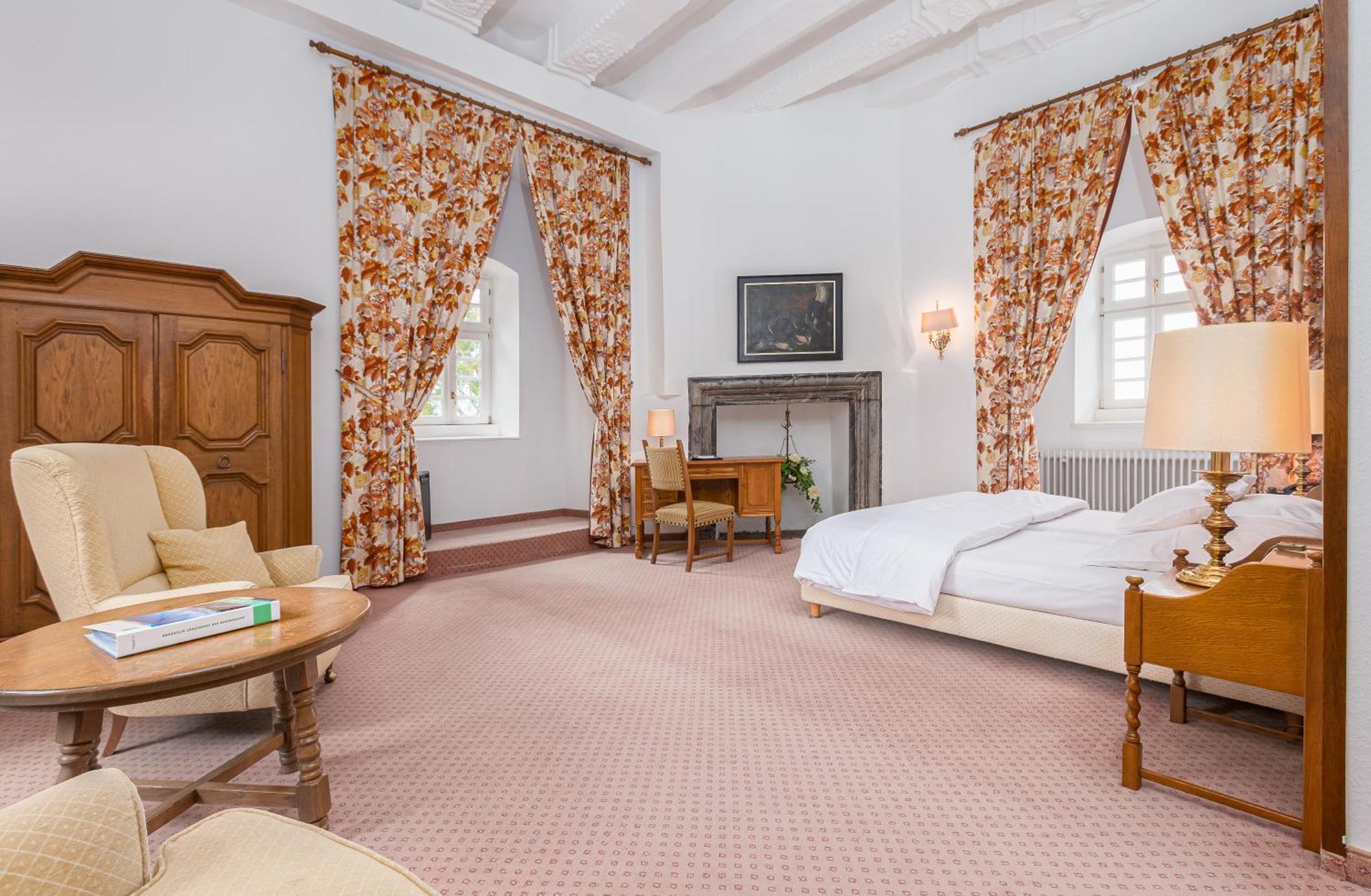 Hotel Und Restaurant Burg Schnellenberg Аттендорн Экстерьер фото